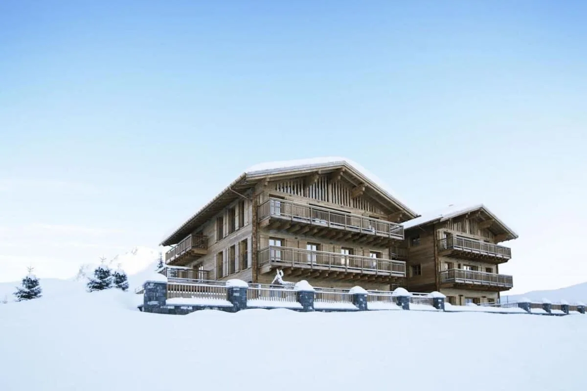 A Luxe Chalet With a Fabulous Spa and Amenities Overlooking Oberlech