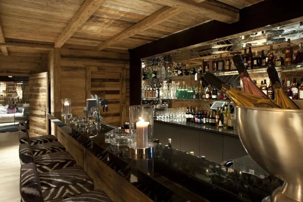 A Luxe Chalet With a Fabulous Spa and Amenities Overlooking Oberlech photo 4