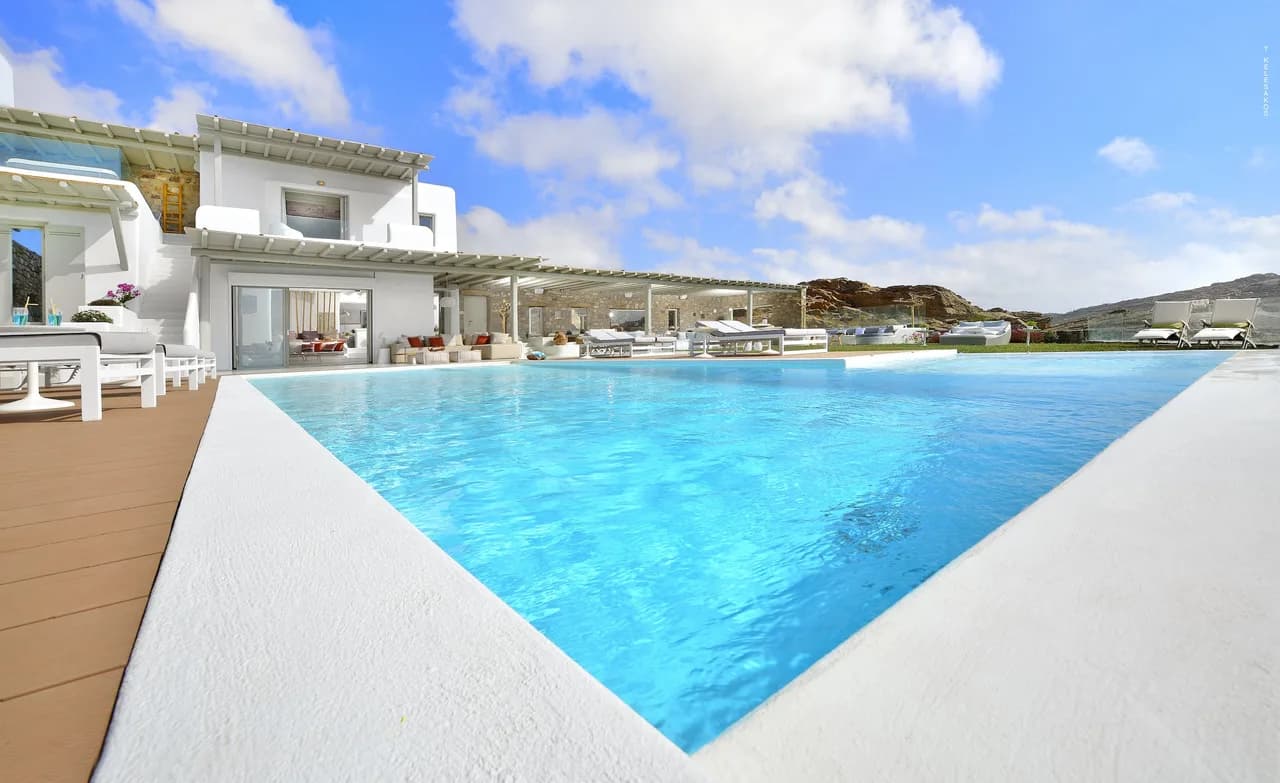 This  Stylish Coastal Retreat Is Mykonos Living At Its Best photo 2