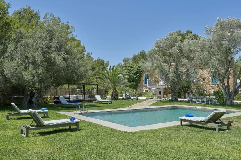 Incredible contemporary finca ideally located close to some of the island's most popular restaurants