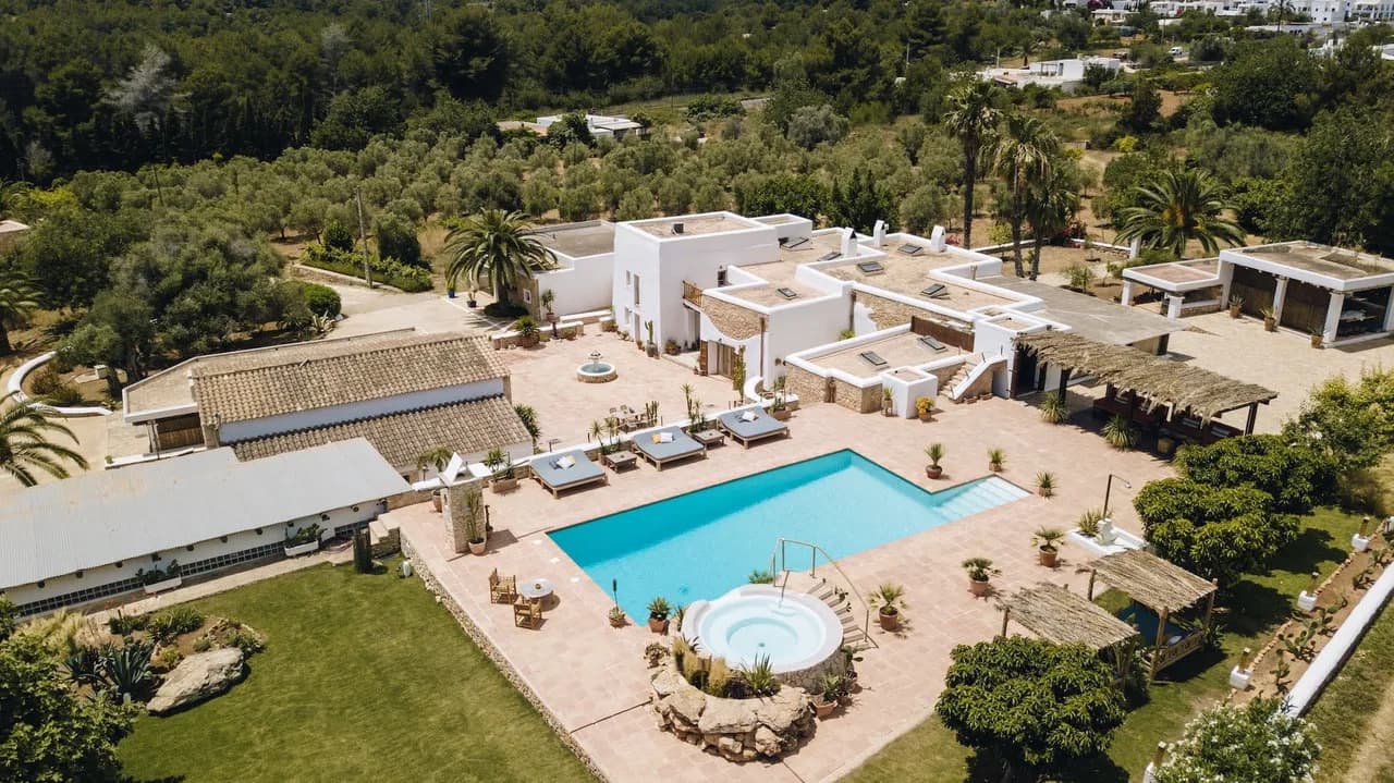 Las Chumberas is an elegantly restored luxury farmhouse located in the rural heart of the island photo 4