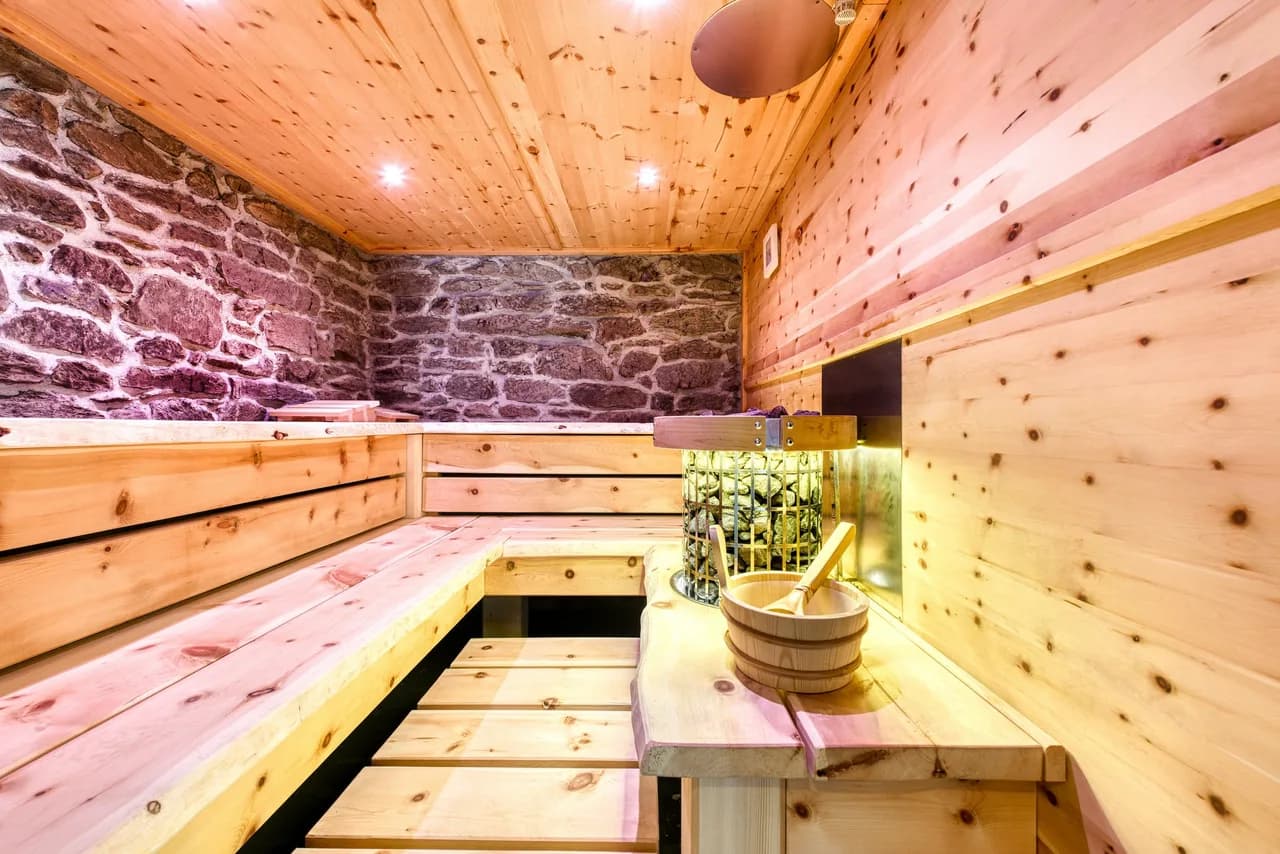 AN ALPINE RETREAT FOR BOTH WINTER AND SUMMER photo 3
