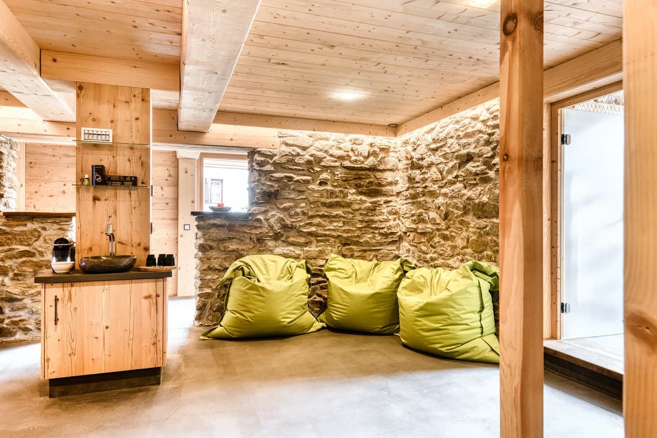 AN ALPINE RETREAT FOR BOTH WINTER AND SUMMER photo 5