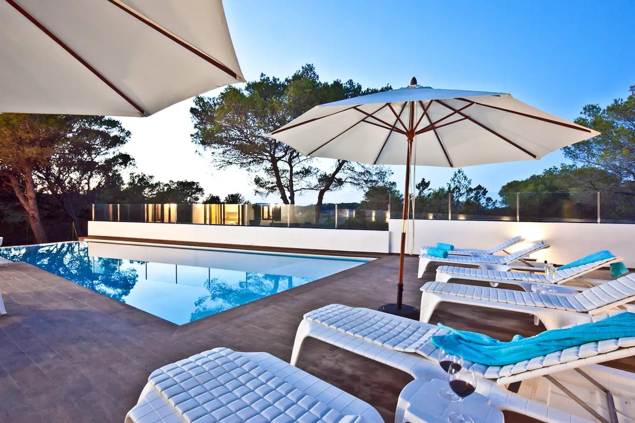 Idyllic beachfront property, just 100 metres from the golden sands of Cala Bassa photo 3