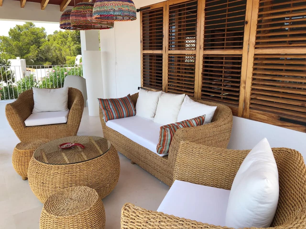 A bright family-friendly property perched on the hillside above Cala Vadella photo 5
