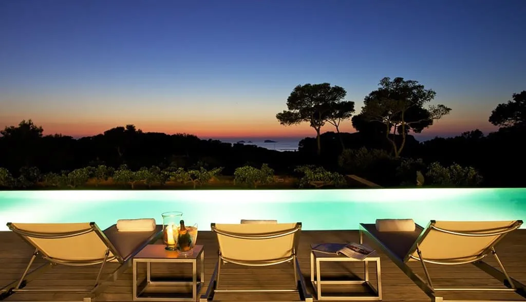 Utterly gorgeous Ibizan holiday home in glorious west-coast location. photo 3