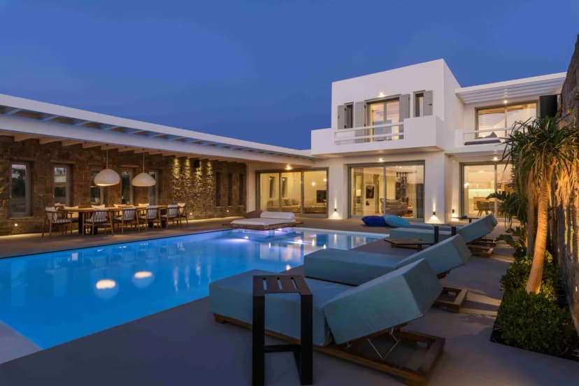 Modern Chic and High Quality Villa With Designer Features