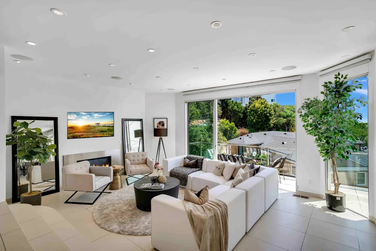 Stunning Villa With Amazing Views and Pool photo 3