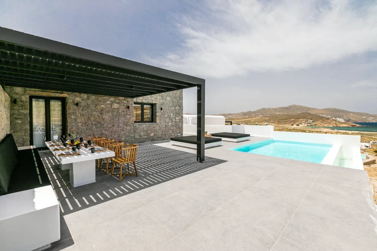 CHARMING FOUR BEDROOM VILLA LOCATED IN THE COUNTRYSIDE photo 2