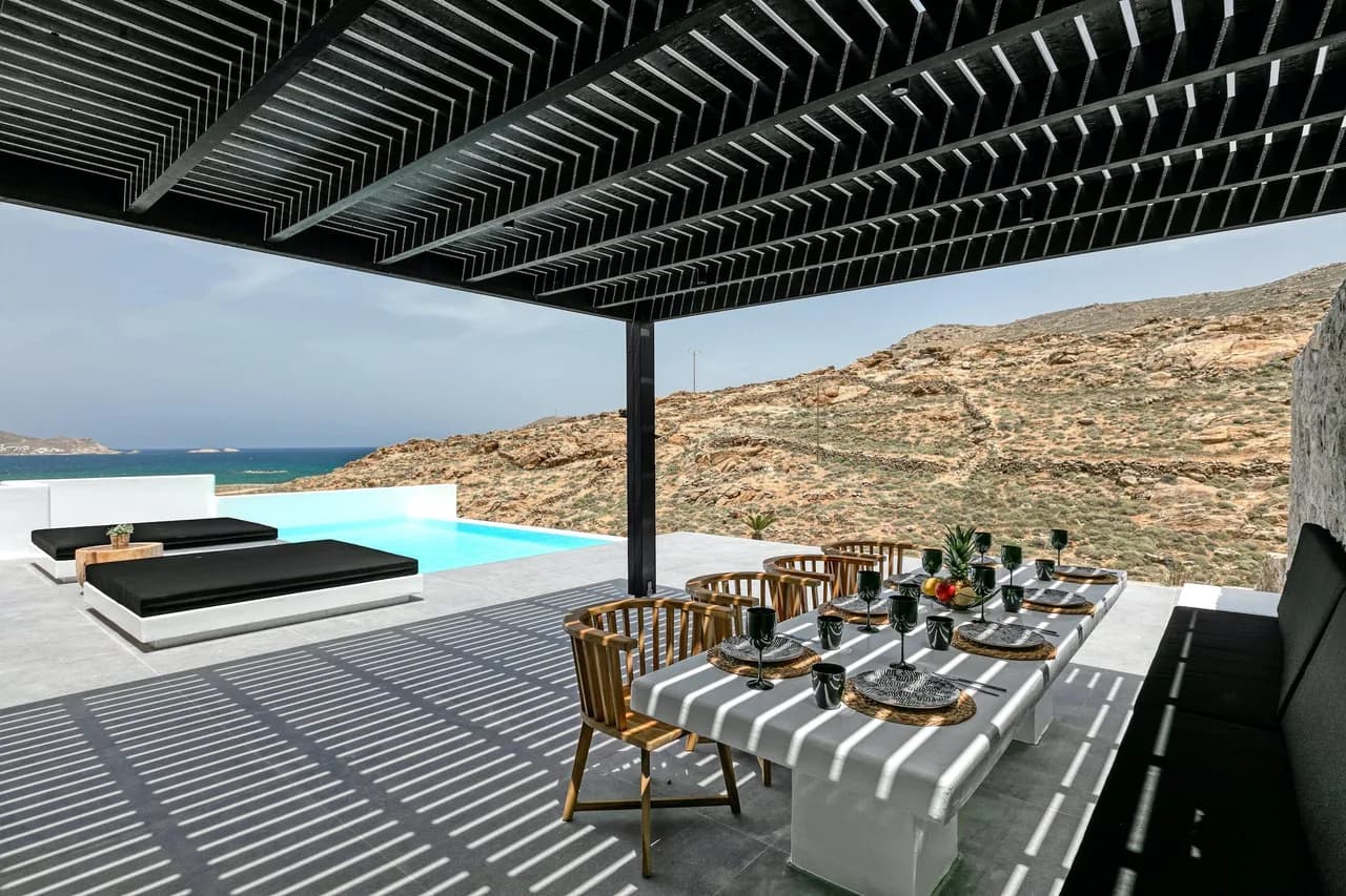 CHARMING FOUR BEDROOM VILLA LOCATED IN THE COUNTRYSIDE photo 3