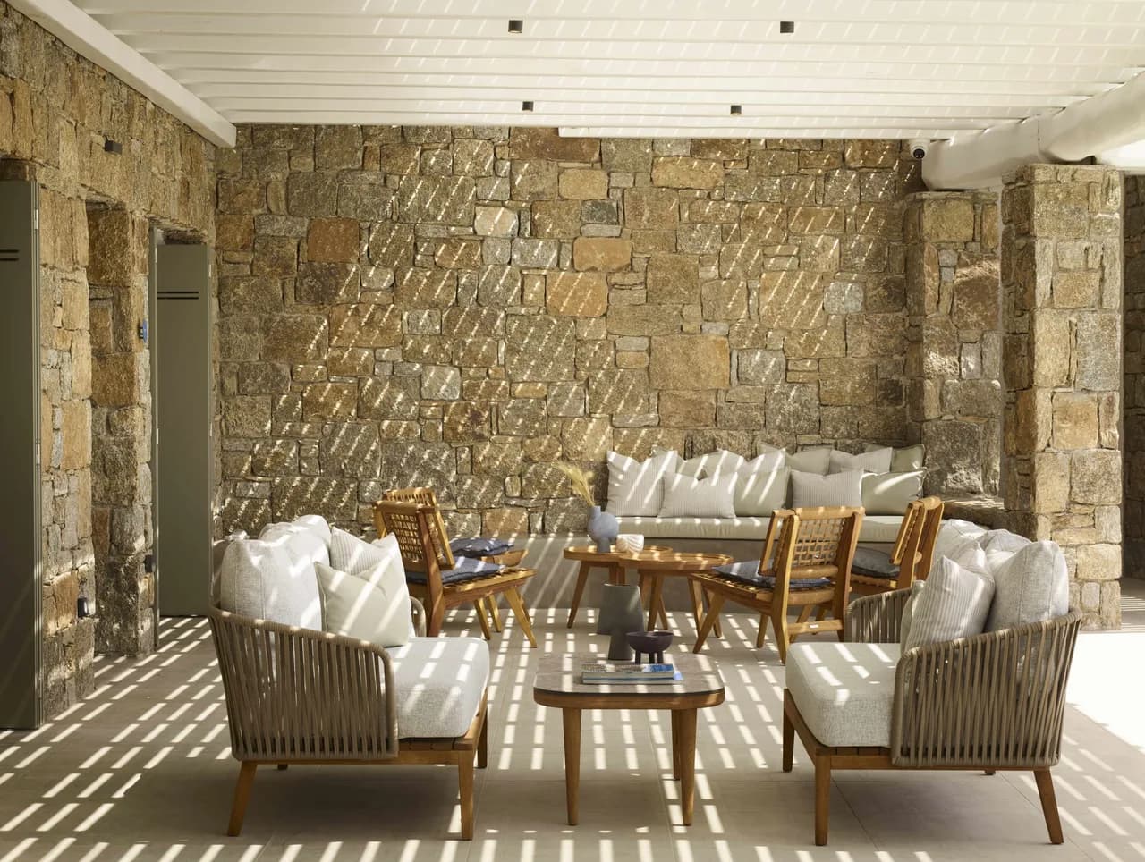 Deluxe Modern  Villa with Luxurious Amenities photo 2