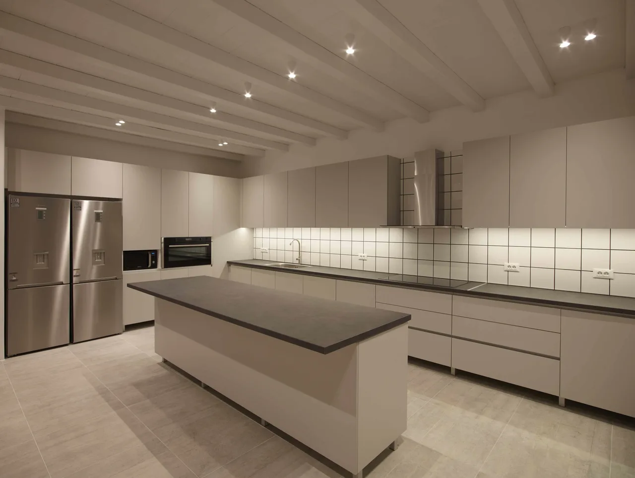 Deluxe Modern  Villa with Luxurious Amenities photo 3