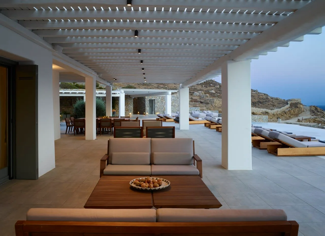Fantastic Superb Villa with Luxurious Amenities photo 2