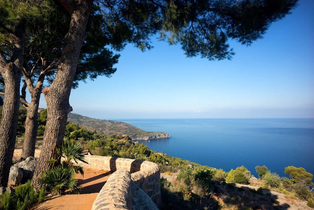 Designer's Gem With a Private Swimming Pool on the Outskirts of Deia photo 4