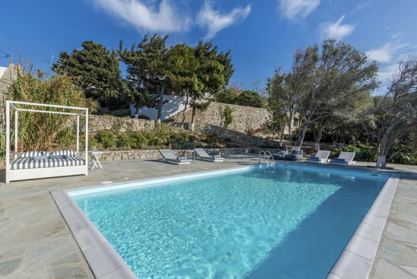 Traditional Property With Modern Finishing In The Heart Of Mykonos