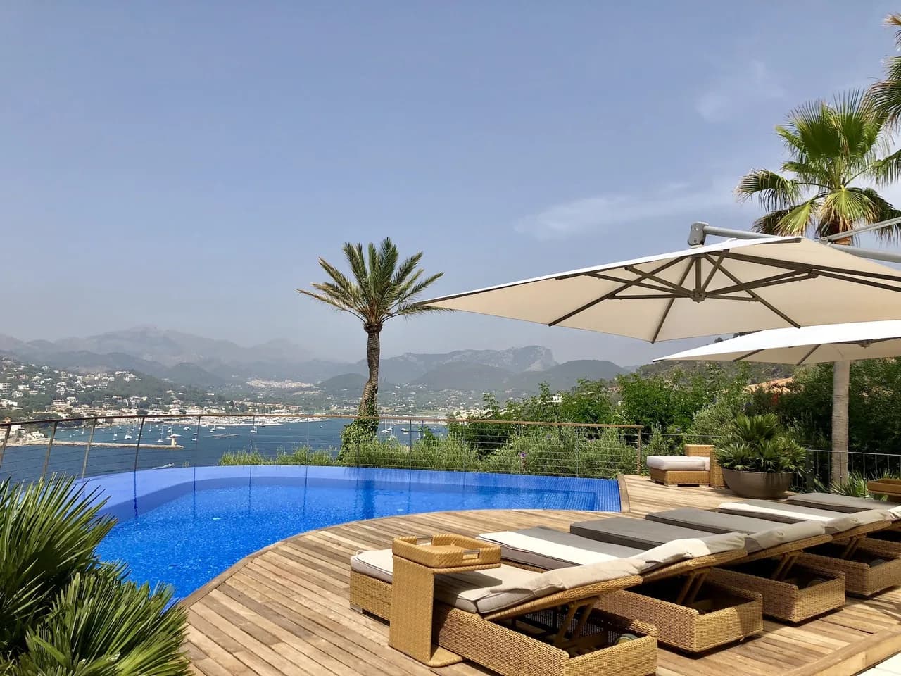 Spectacular 6-bedroom Sea View Villa in a Prestigious Location - Minutes Away From Port Andratx photo 5