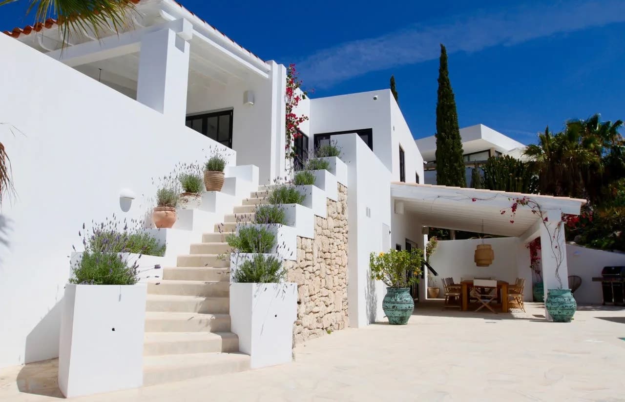 Stylish Ibizan villa, beautiful sea views, close to Ibiza town photo 3
