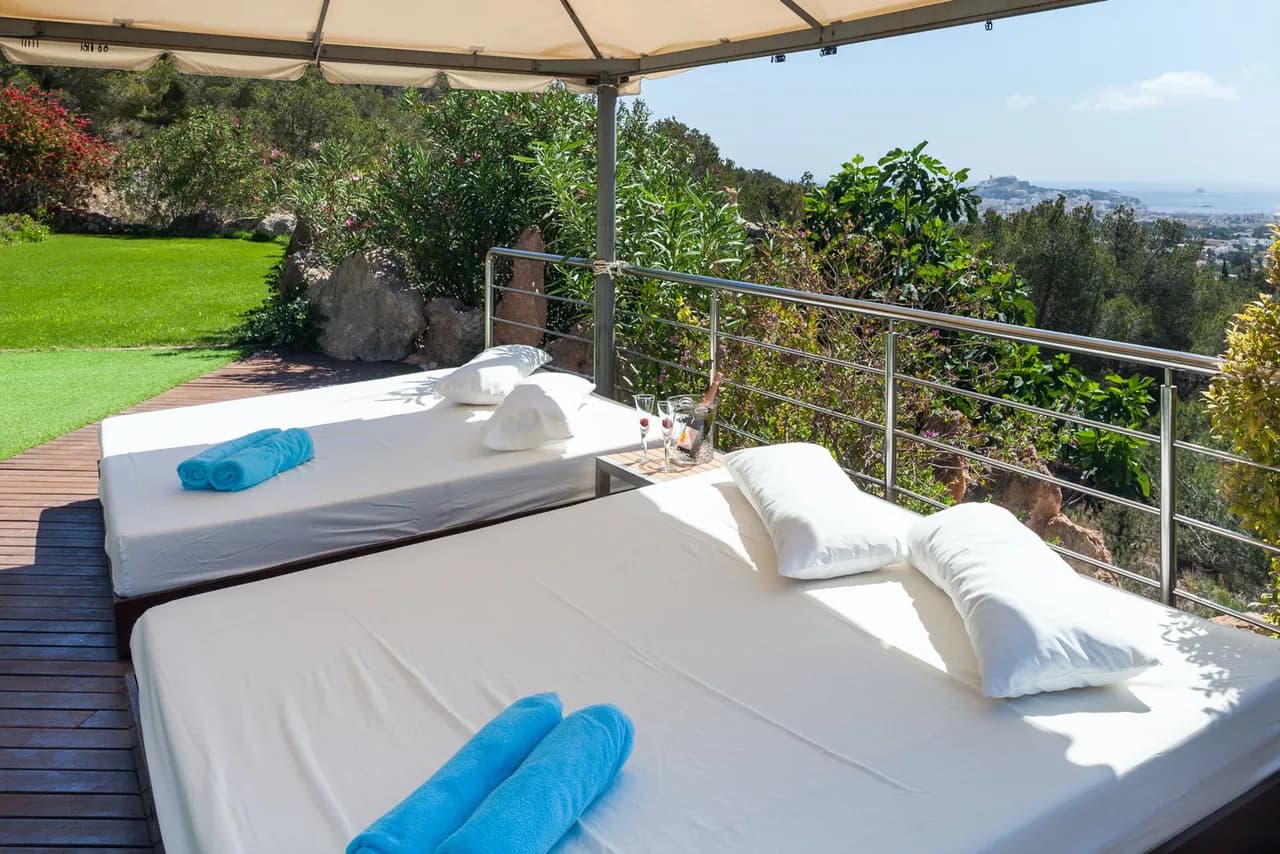 Modern villa with a classic feel, located on a mountain top with stunning country and sea views. photo 4