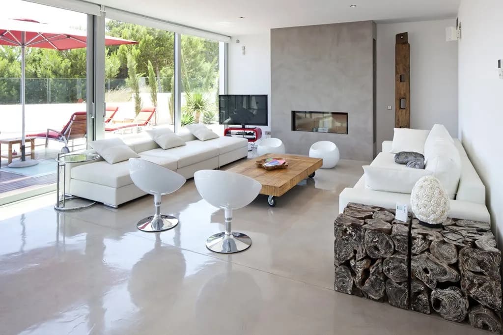 Spacious Modern Villa In An Ever-popular Location photo 4