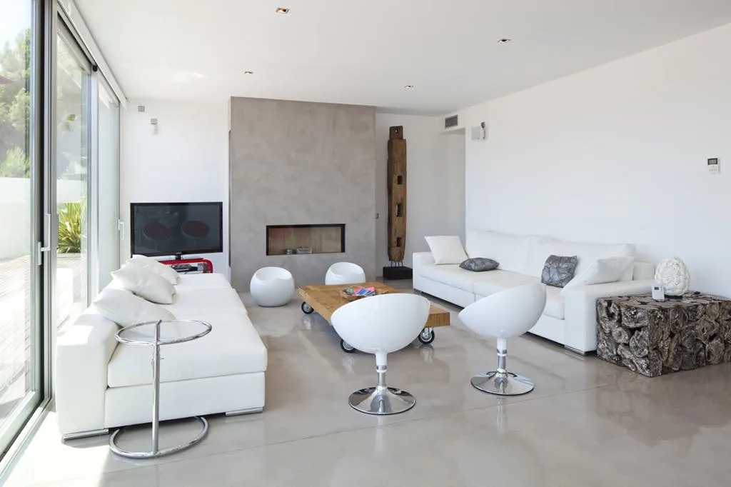 Spacious Modern Villa In An Ever-popular Location photo 5