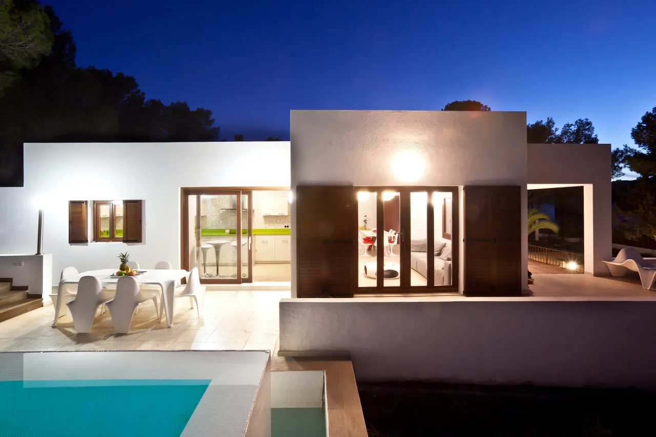 Idyllic Beachfront Property, Just 100 Metres From the Golden Sands of Cala Bassa photo 4