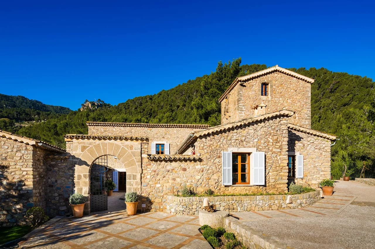 A Traditional and Secluded Four Bedroom Mallorcan Villa in Banyalbufar photo 2