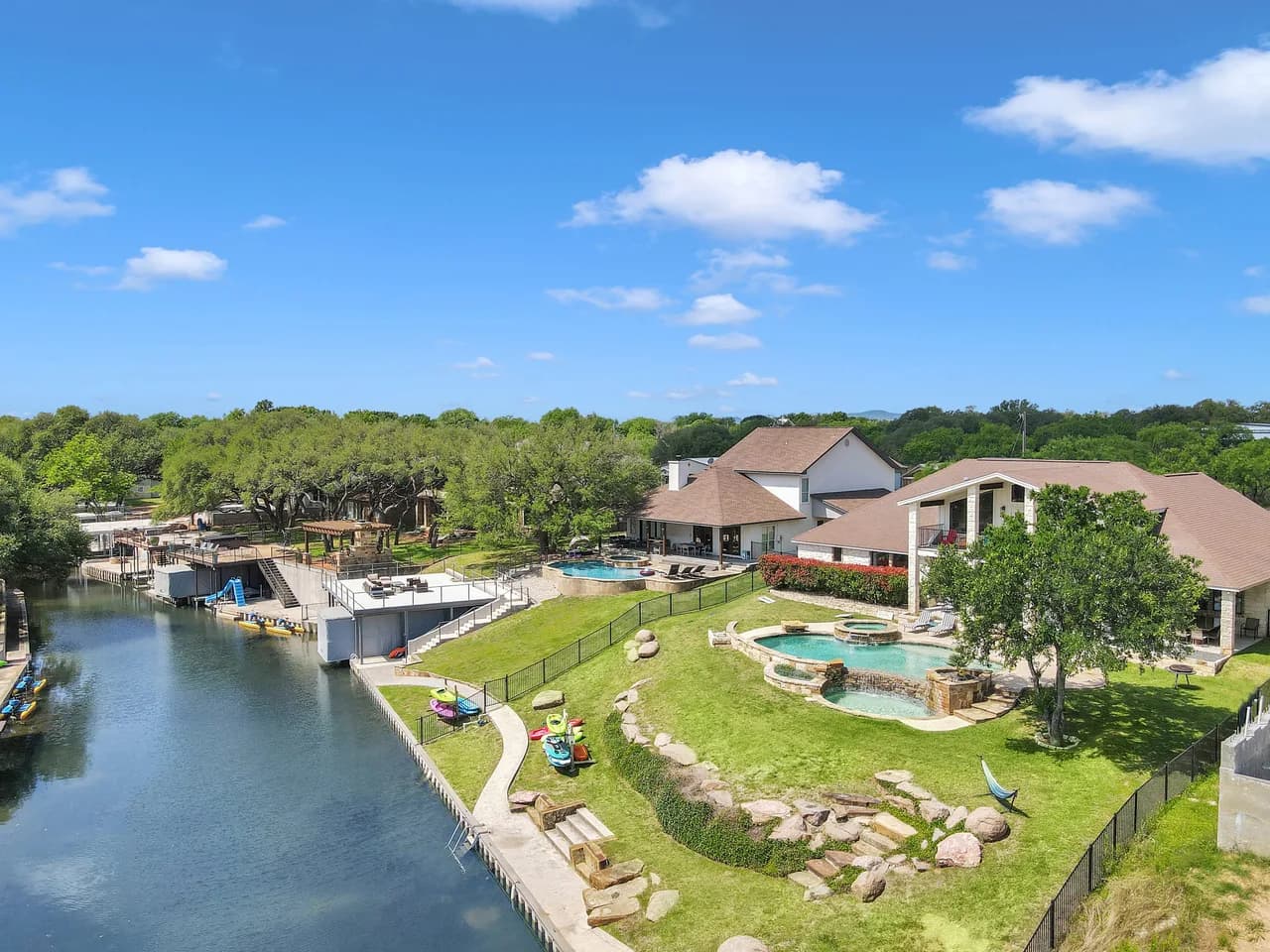 Secluded Four Bedroom Villa in Kingsland photo 3