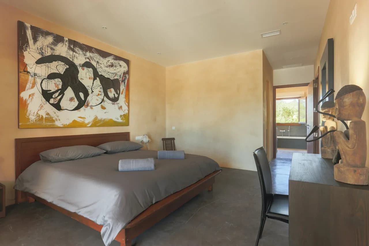 SPACIOUS MODERN VILLA SET IN STUNNING MEDITERRANEAN GARDENS WITH LAVISH BLOOMING LAVENDER photo 5
