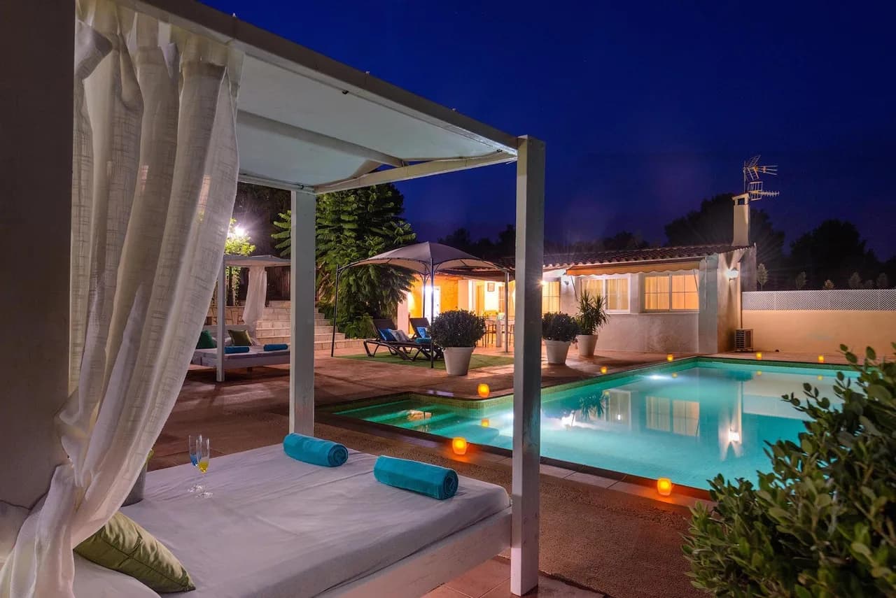 Bright Spacious Villa With Spectacular Views to the Mountains photo 2