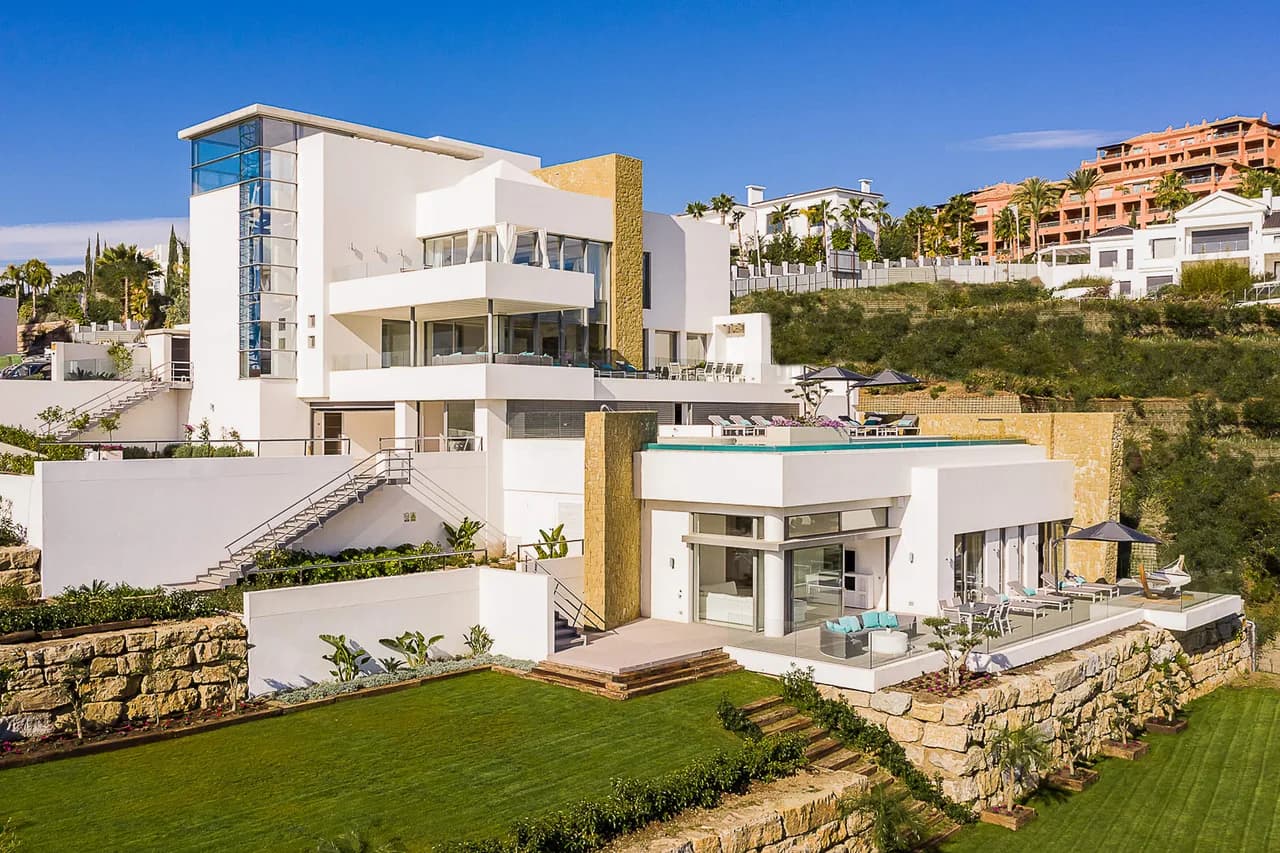 Charming Luxury Villa With Breathtaking Views of the Mediterranean Sea photo 5