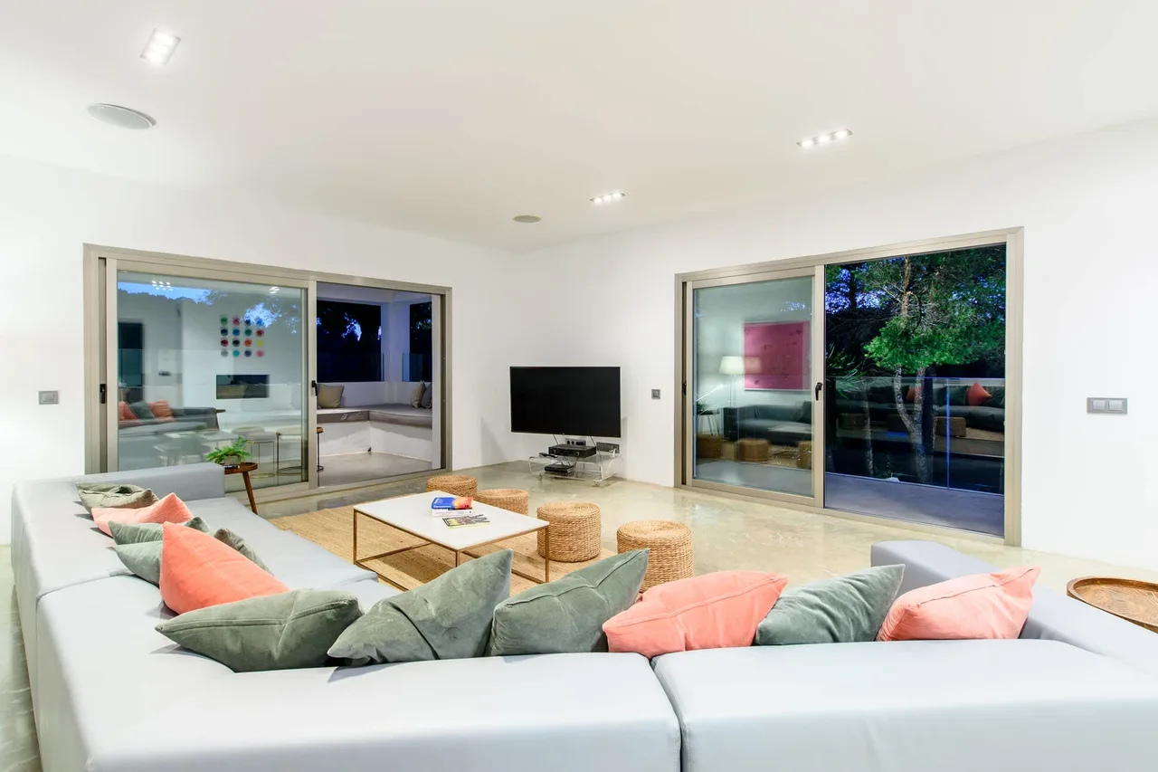 Stunning Modern Holiday Home With Panoramic Sea And Sunset Views photo 2