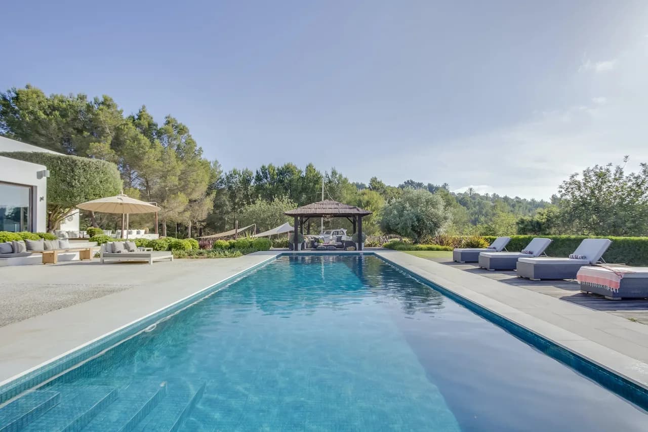 STUNNING COUNTRY-STYLE VILLA WITH MODERN FINISHING OF THE HIGHEST QUALITY photo 2
