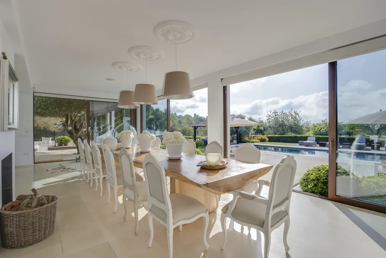 STUNNING COUNTRY-STYLE VILLA WITH MODERN FINISHING OF THE HIGHEST QUALITY photo 4