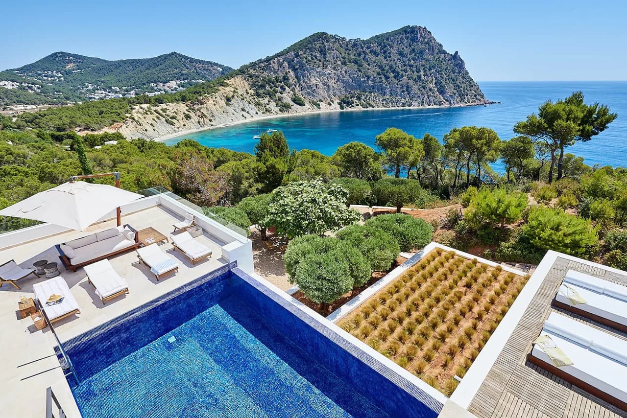 MAGNIFICENT VILLA WITH UNRIVALLED AND BREATH-TAKING VIEWS OVER SOL DEN SERRA photo 4
