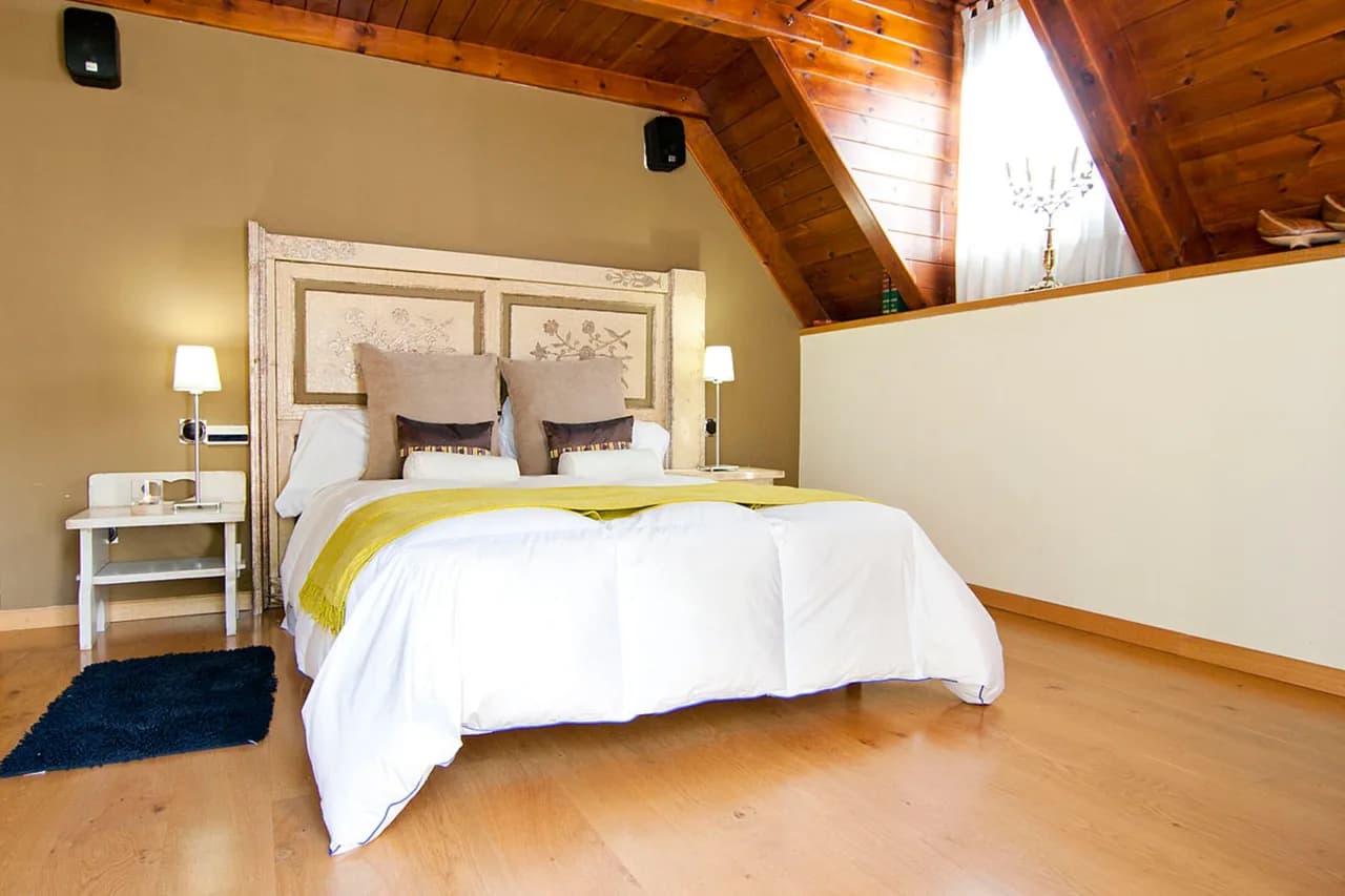 Deluxe Chalet with Large Green Garden photo 4