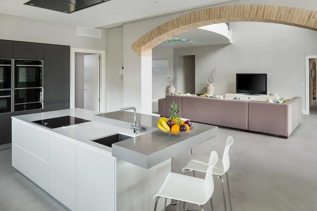 Superb Modern Villa with Luxurious Interiors photo 2