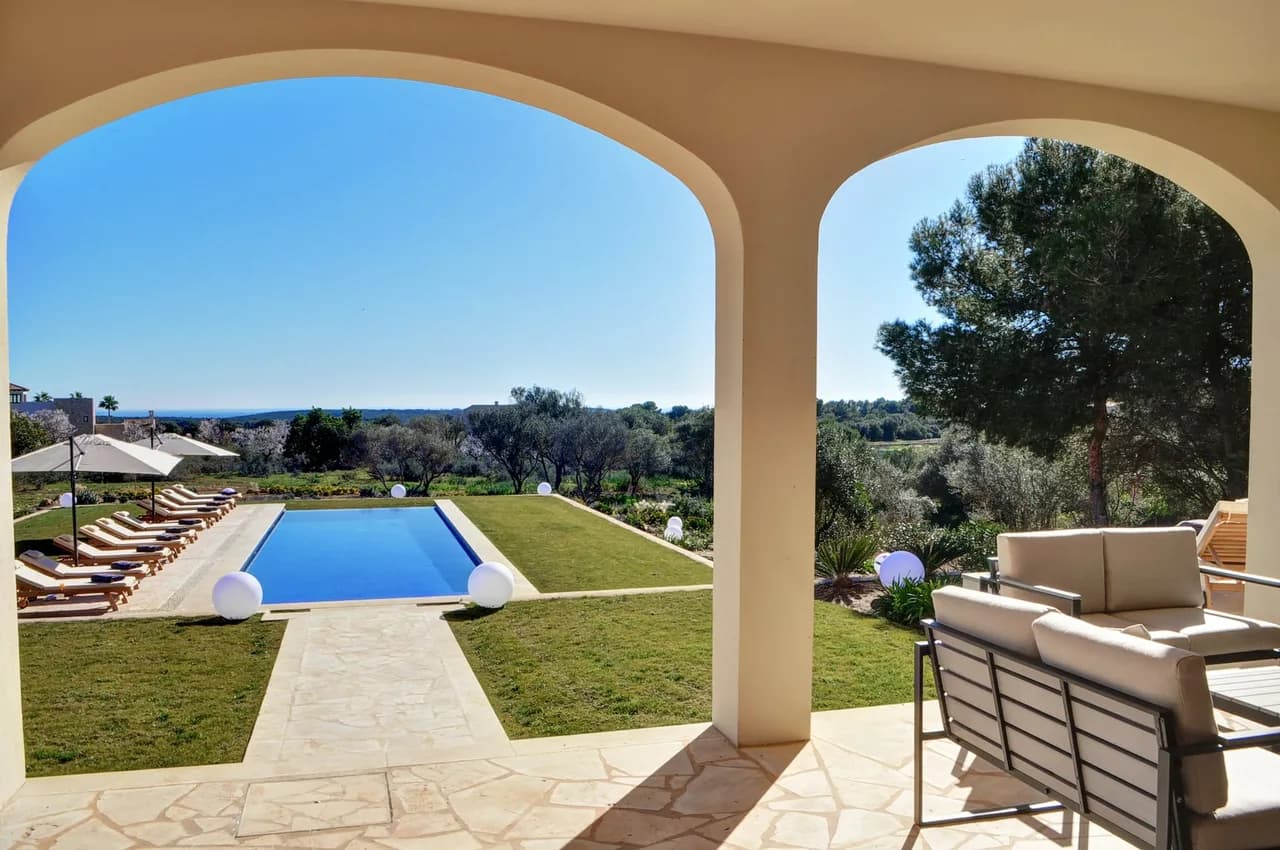 Exclusive peaceful oasis on the East side of the Island photo 5