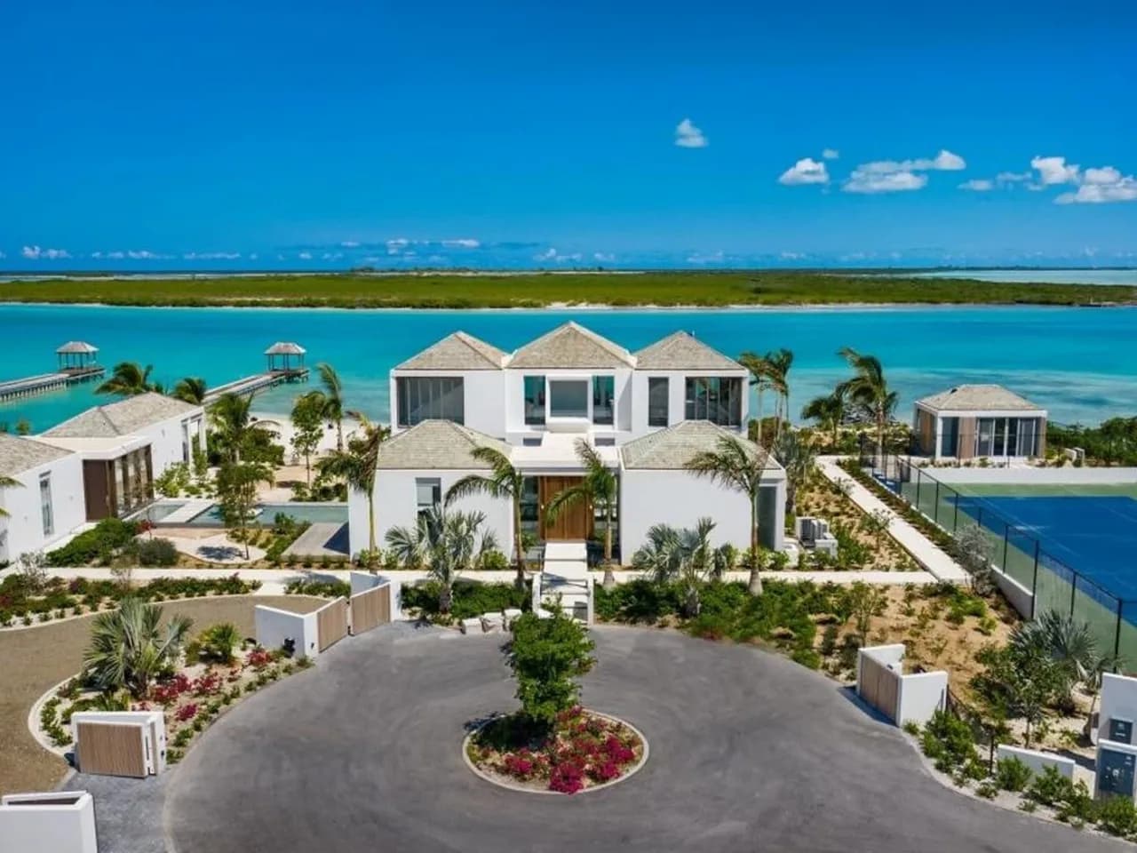 LUXURIOUS BEACHFRONT VILLA WITH HEATED POOL AND TENNIS COURT photo 2
