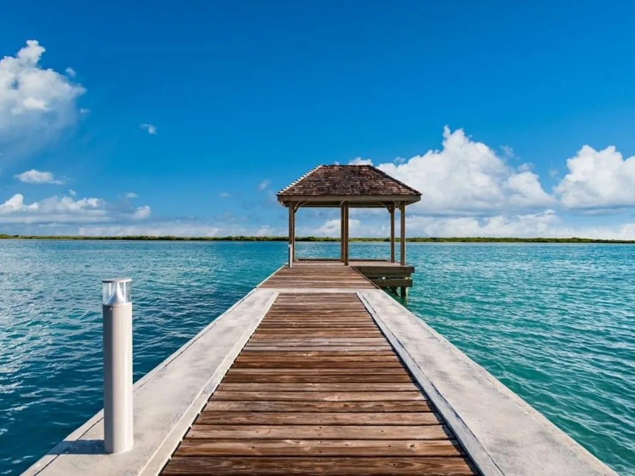 LUXURIOUS BEACHFRONT VILLA WITH HEATED POOL AND TENNIS COURT photo 4