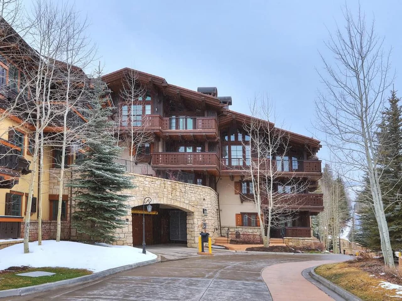 UNIQUE CHALET WITH INCREDIBLE VIEWS OF GORE MOUNTAIN photo 3