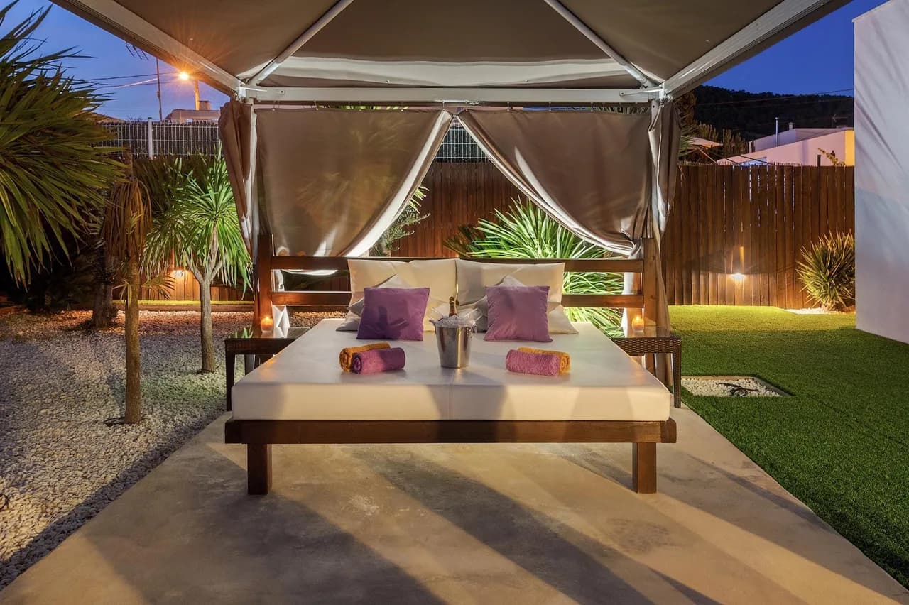 Contemporary Comfort in Ibiza Paradise photo 4