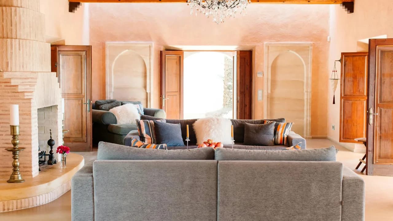 AMAZING VILLA SURROUNDED BY 30-ACRES OF LUSH PINE FOREST, WITH ITS OWN SECLUDED BEACH COVE photo 2