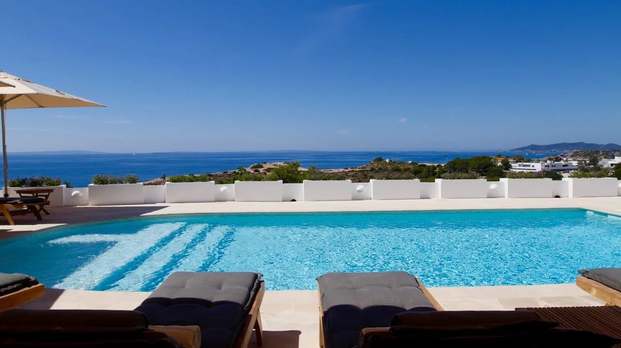 STYLISH IBIZAN VILLA, BEAUTIFUL SEA VIEWS, CLOSE TO IBIZA TOWN photo 5