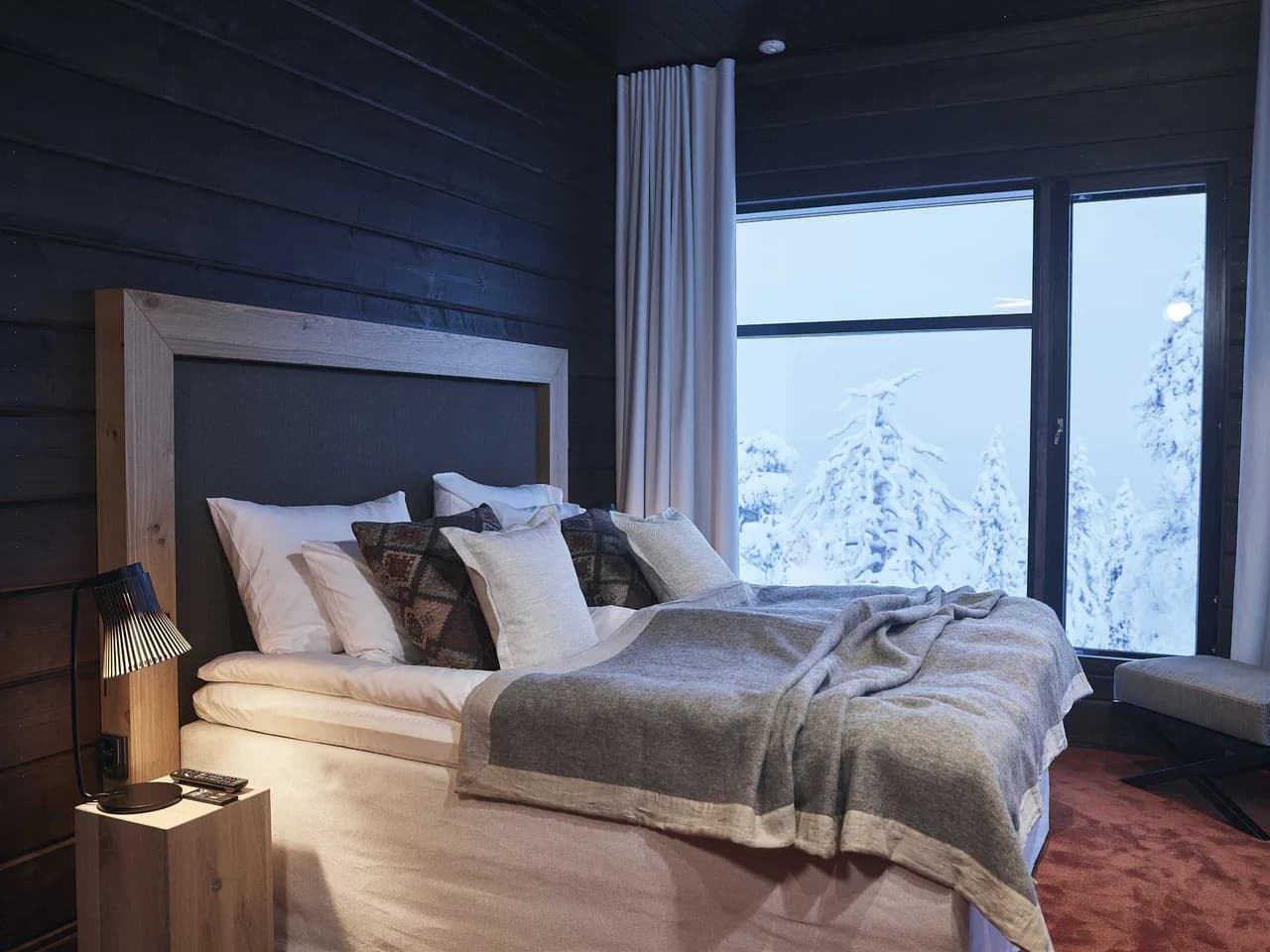 Perfectly Designed Amazing Lodge with Artic Views photo 5