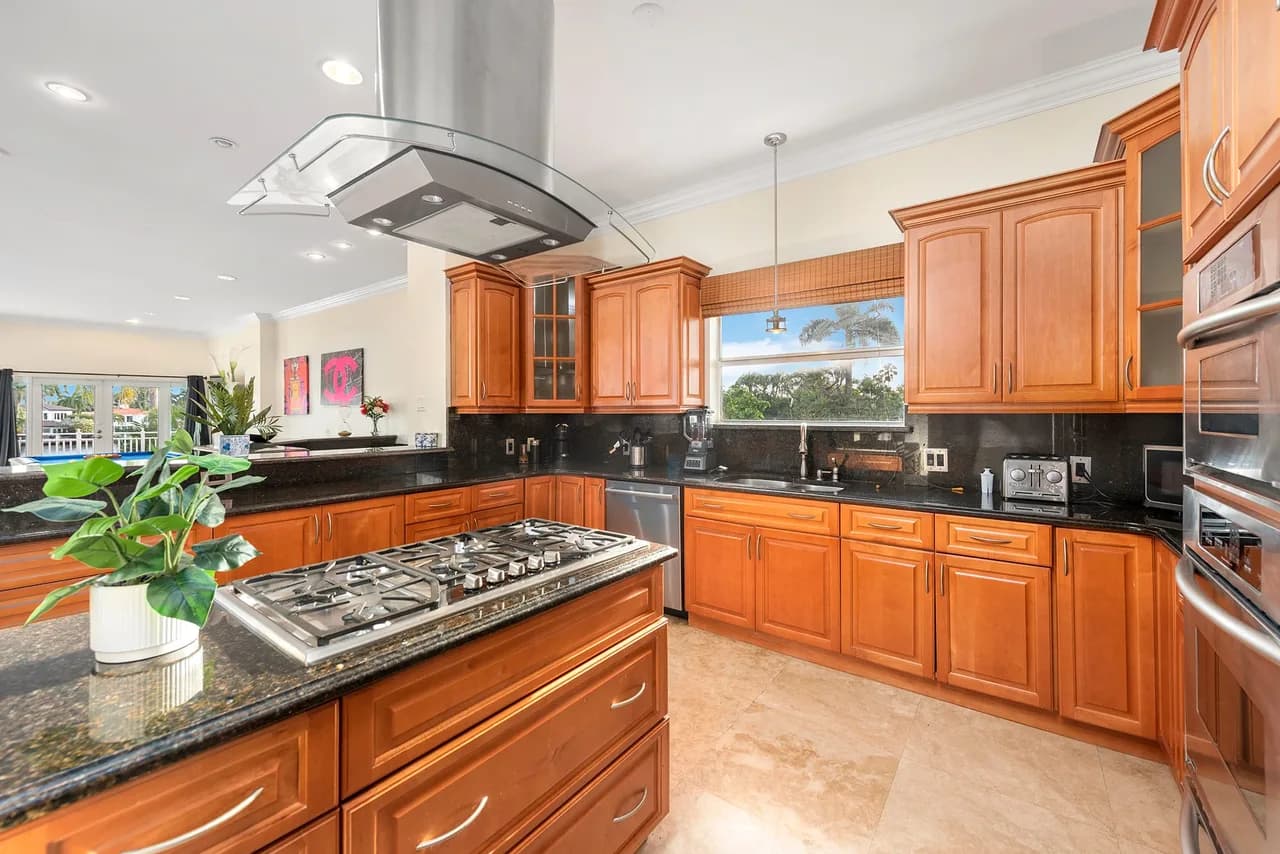 Spacious  Bright Villa with Gorgeous Water Views photo 3