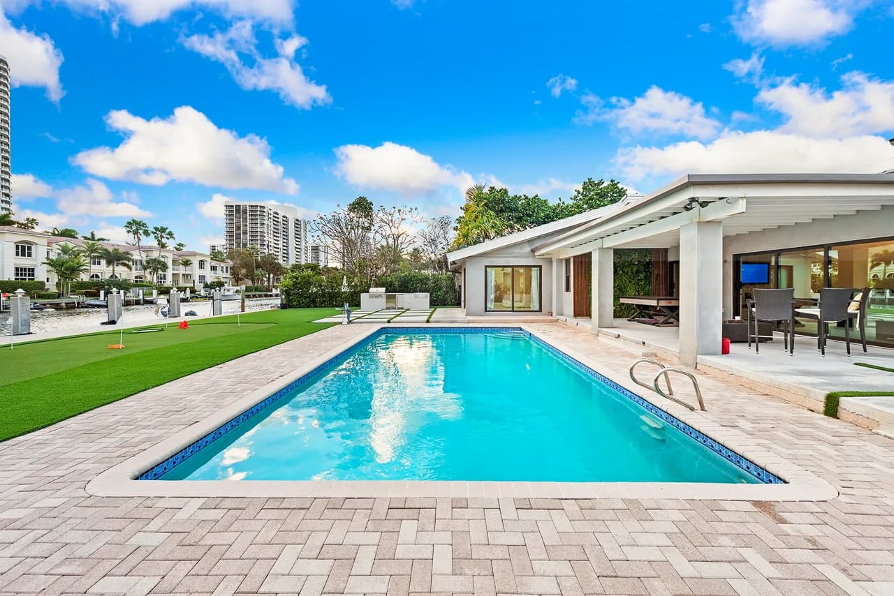 Newly Renovated Waterfront Oasis with a Private Sauna photo 5