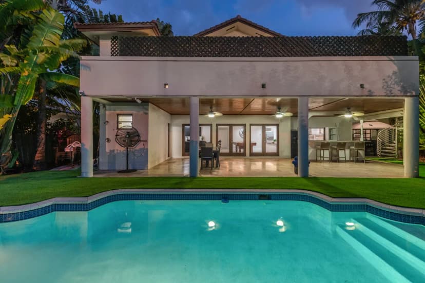 Pearl of a Property Villa with Deep Blue Pool