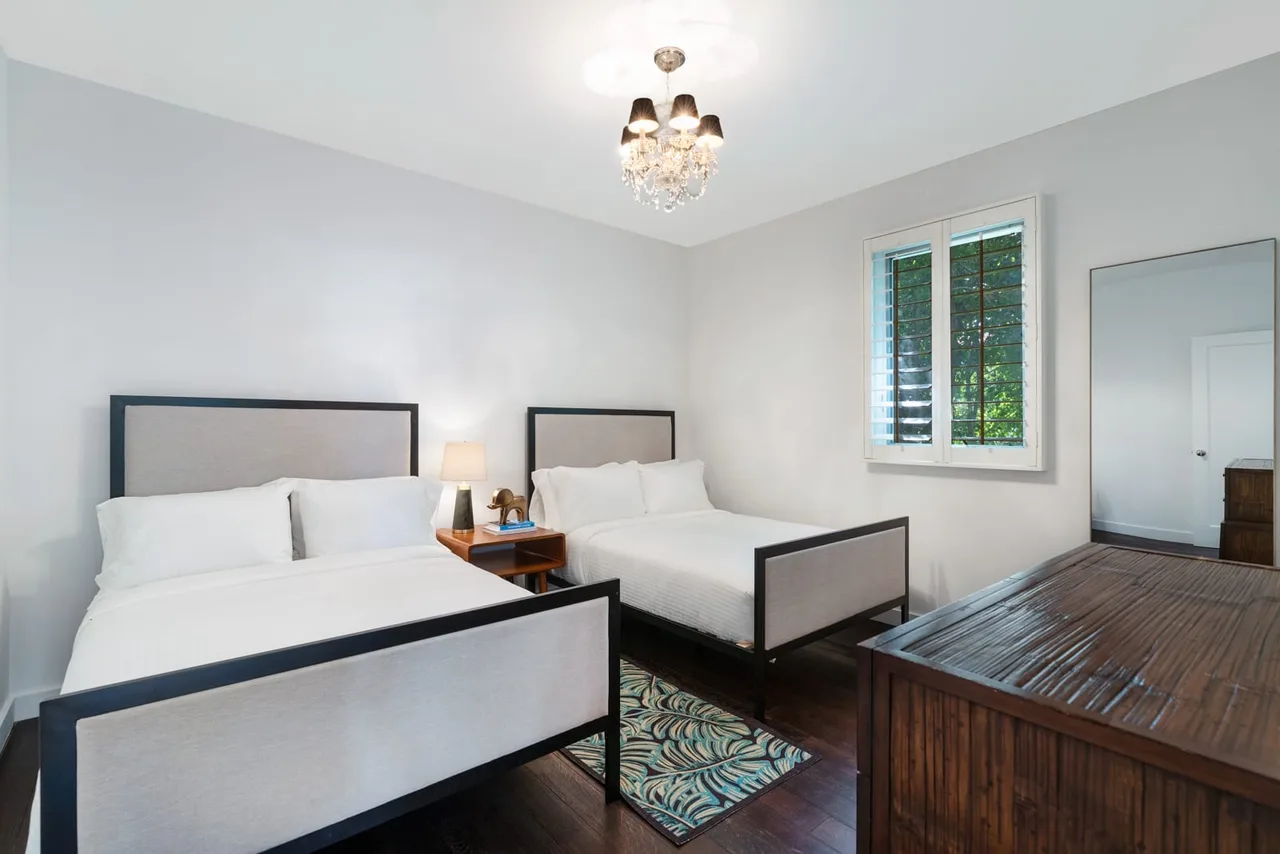 Newly Furnished Villa with Covered Outdoor Dining and Water Views photo 4