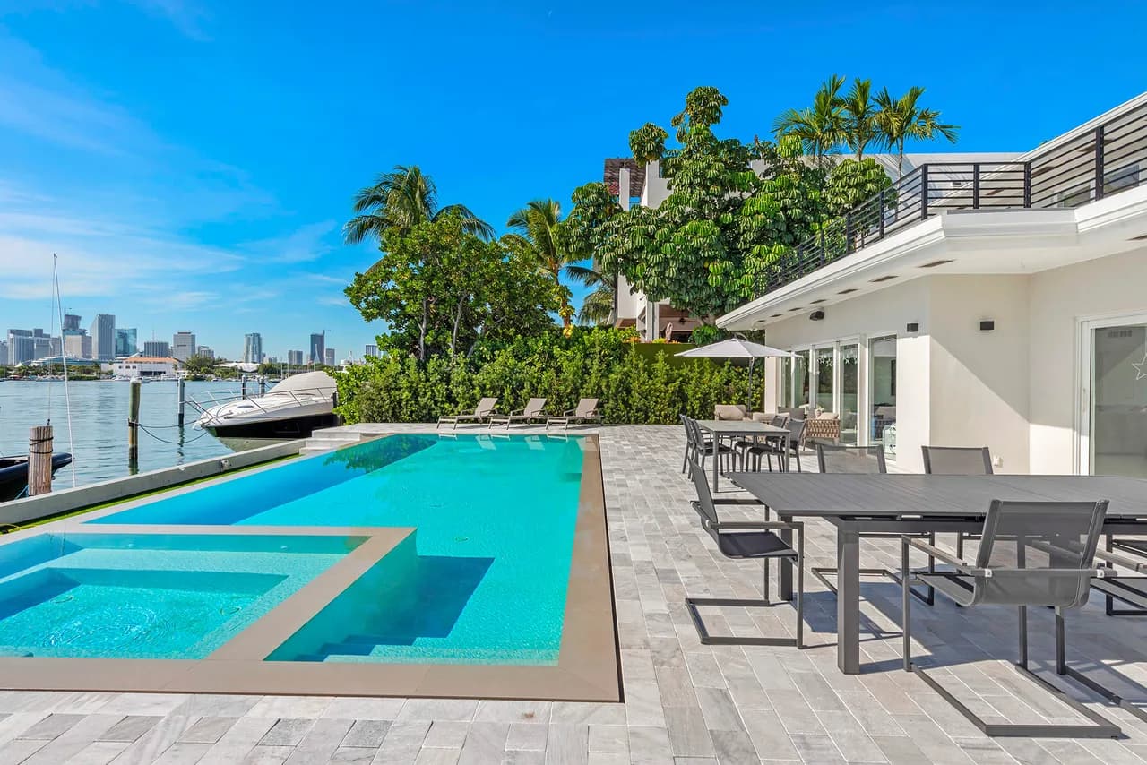 Spectacular Villa with Most Amazing Views of Downtown Miami photo 5