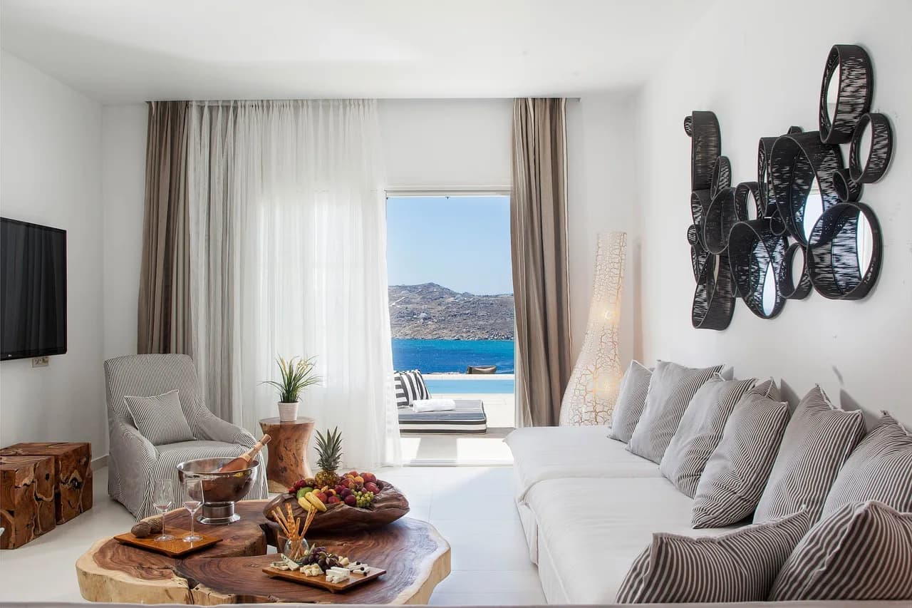 LUXURIOUS PARADISE OVERLOOKING THE PRISTINE WATERS OF ELIA BEACH photo 2
